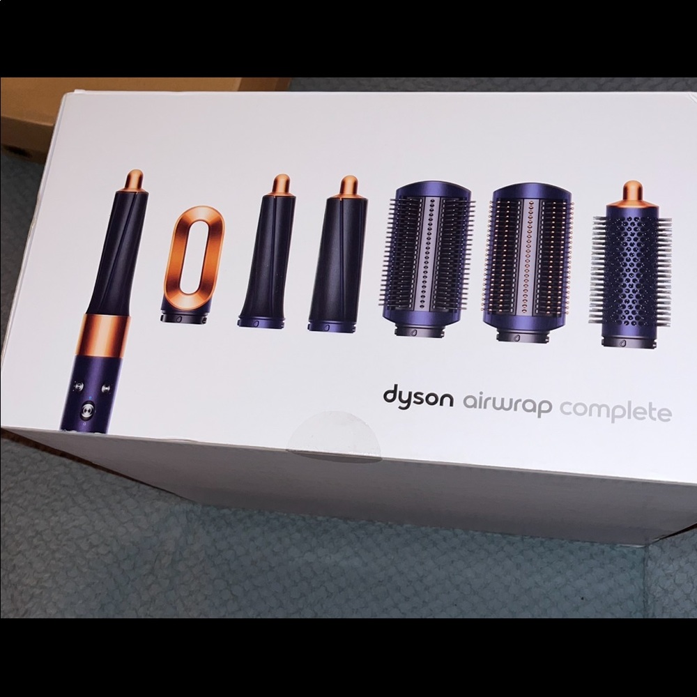 Dyson Airwrap Complete.